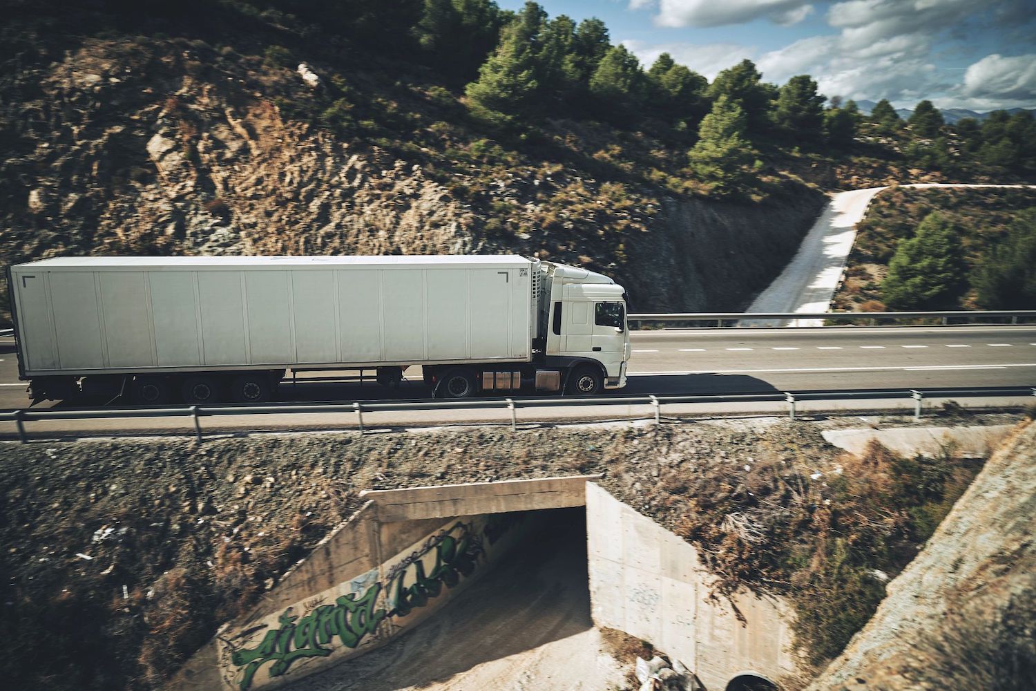 Green-Supply-Chain-Transportation-Logistics-Truck
