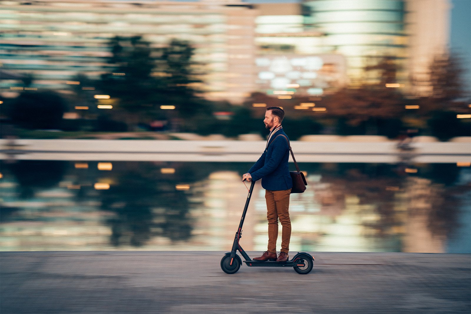 HEREblog_electric_scooter_hero1