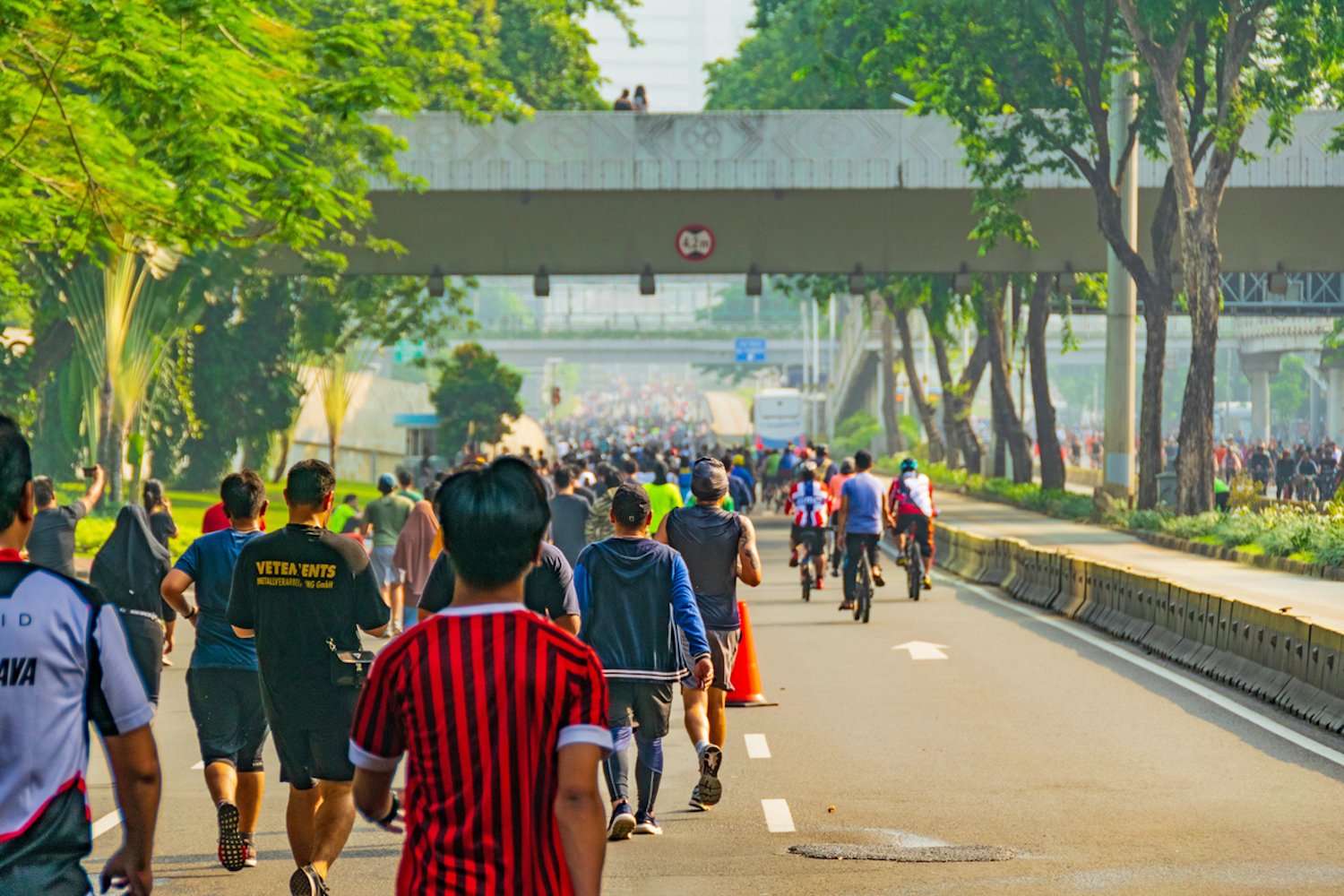 Jalan-Thamrin-Indonesia-Jakarta-Urban-Mobility-Bike