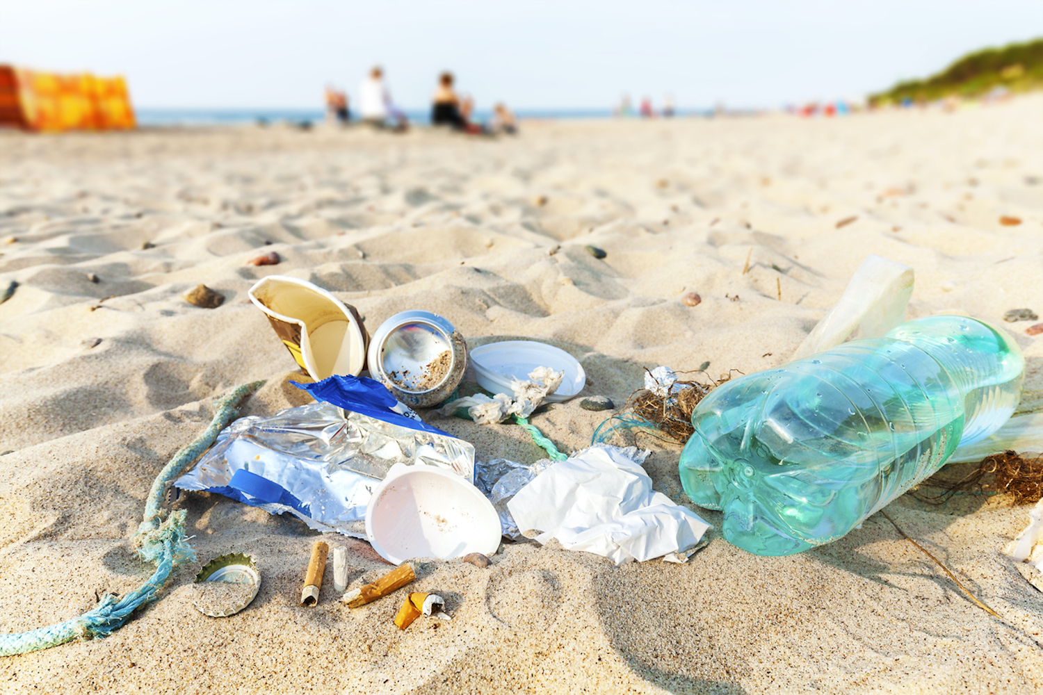 Litter-Waste-Rubbish-Trash-Garbage-Refuse-Beach