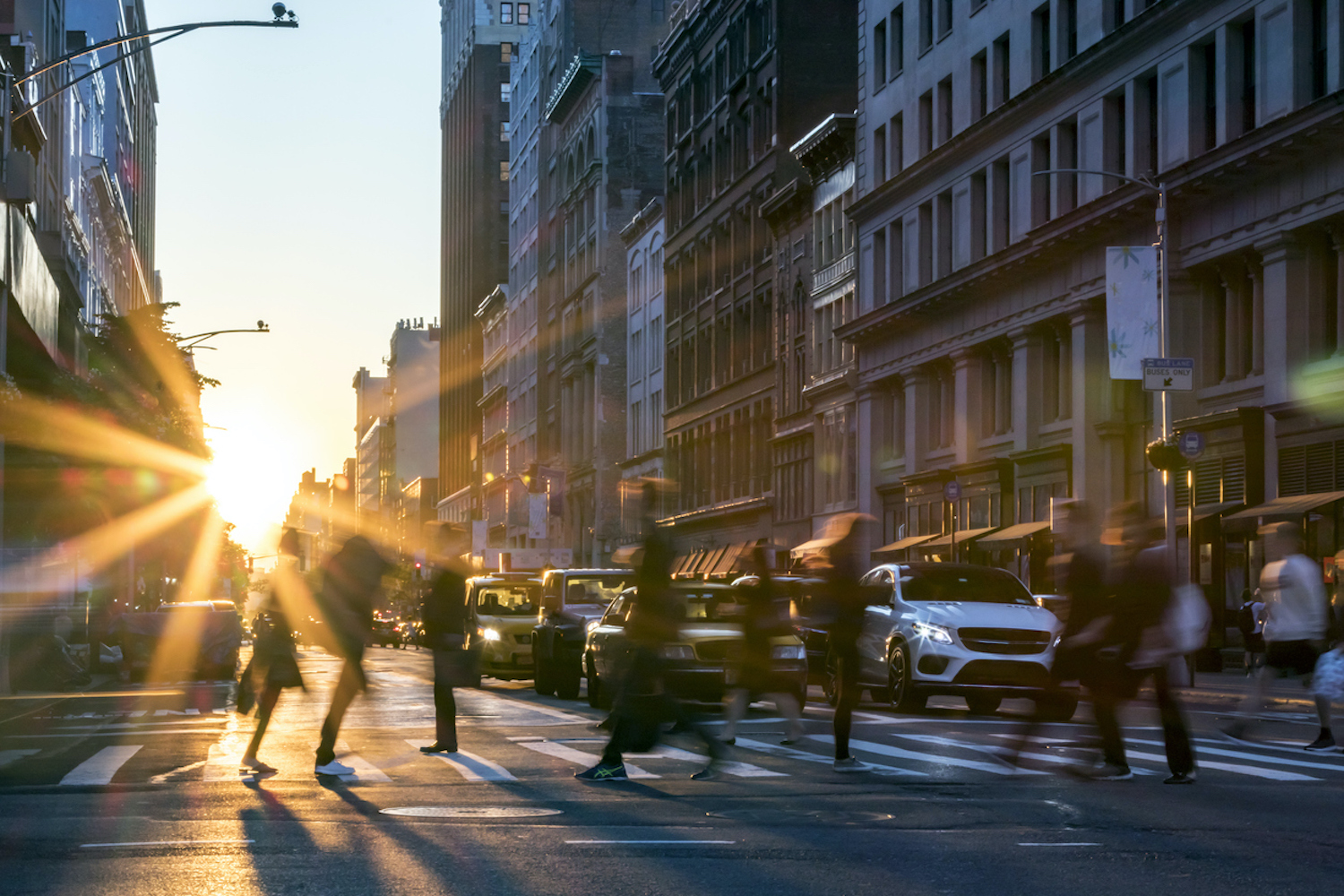NYC- New-York-Traffic-Manhattan-Cars-Pedestrians