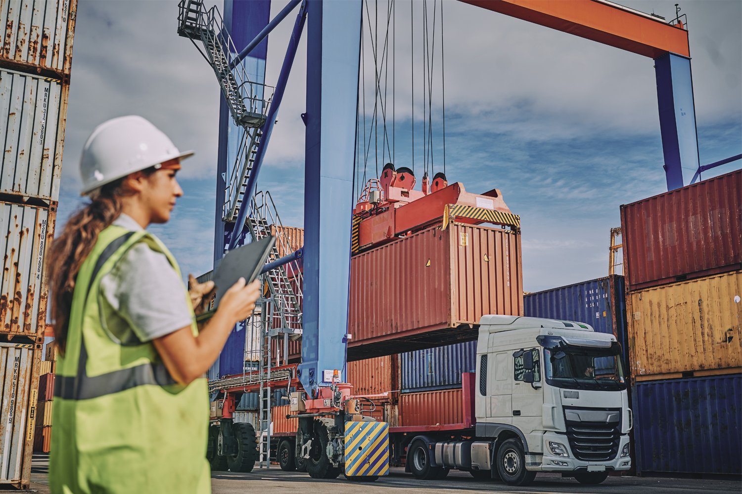 Supply-Chain-Fleet-Management-Port