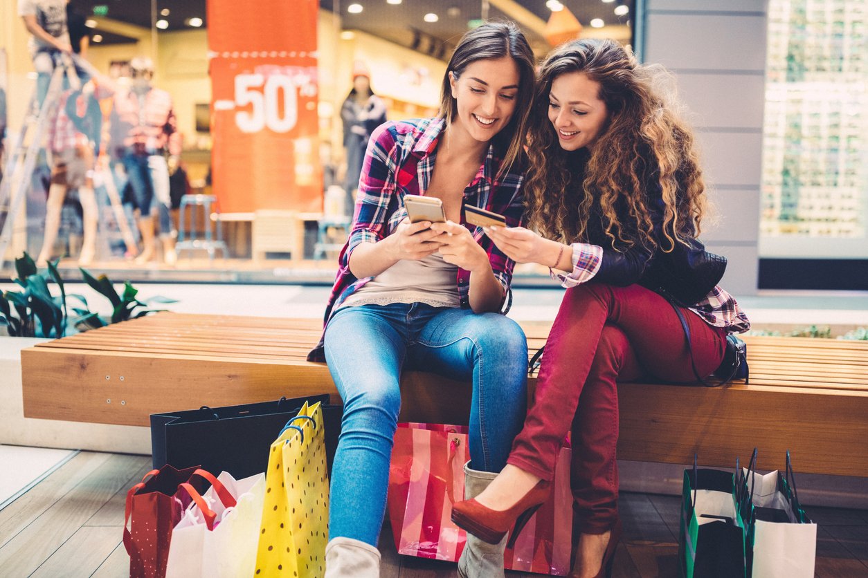 young-millennials-shopping