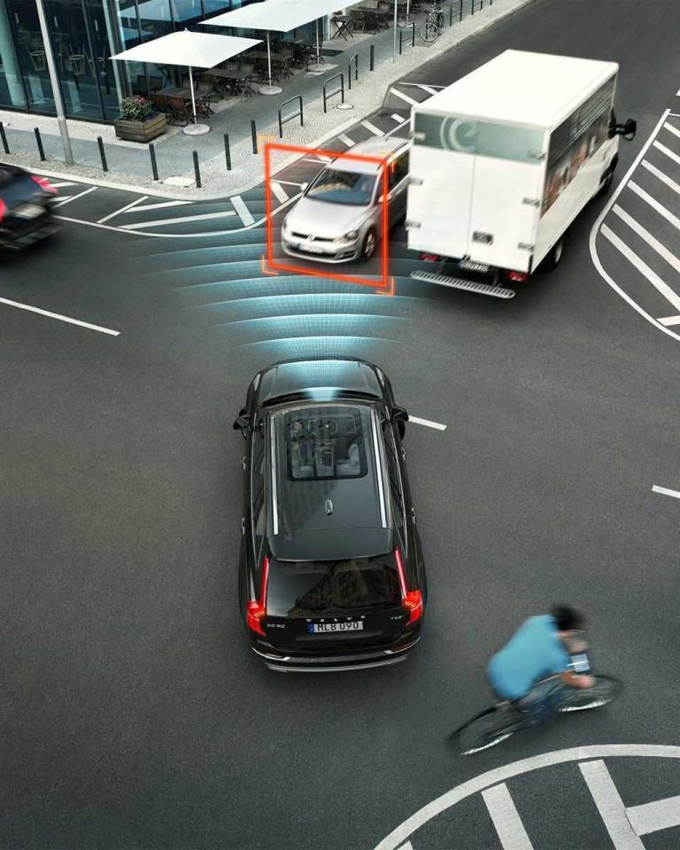 How Toyota, Volvo and others help you to avoid accidents