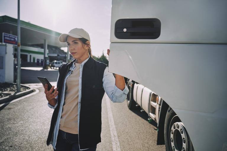 earth-day-fleet-transportation-logistics-smartphone-truck-blog.jpg