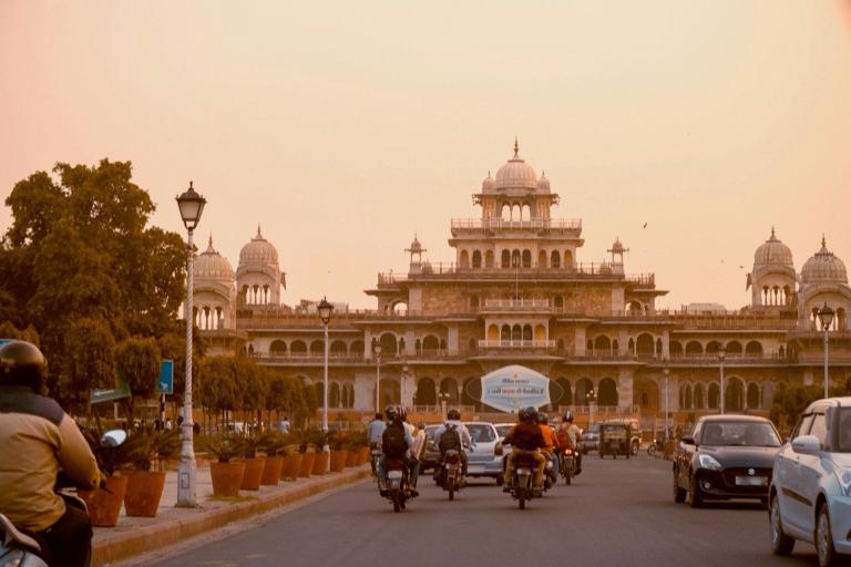 india-traffic-car-motorcycle-apac-blog.jpg