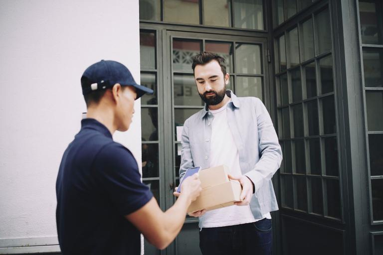 last-mile-delivery-driver-package-parcel-blog.jpg