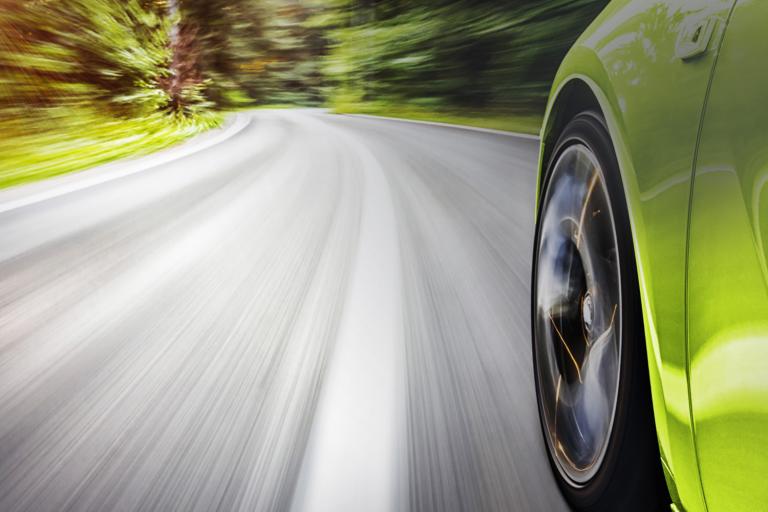 Xee partners with HERE to make any car connected