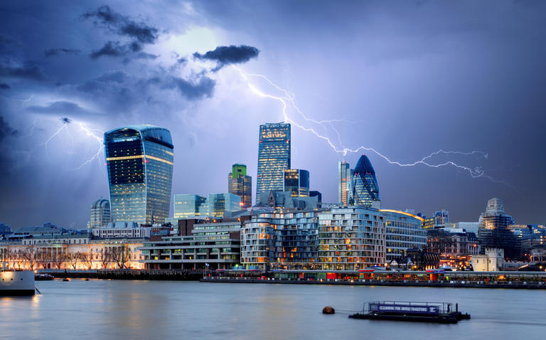 lighting-above-london-at-night-blog.jpg