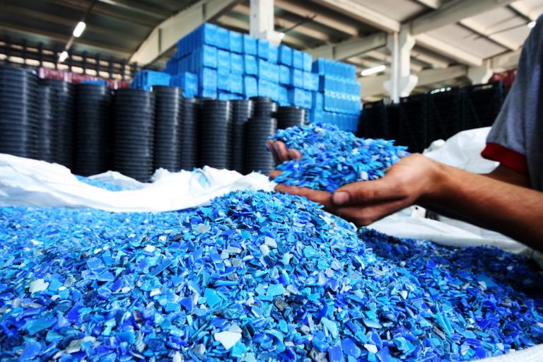 Minute-by-minute: tracking recycled plastics for greener product packaging