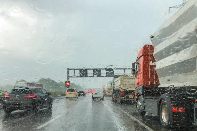 truck-lorry-rain-weather-car-blog.jpg
