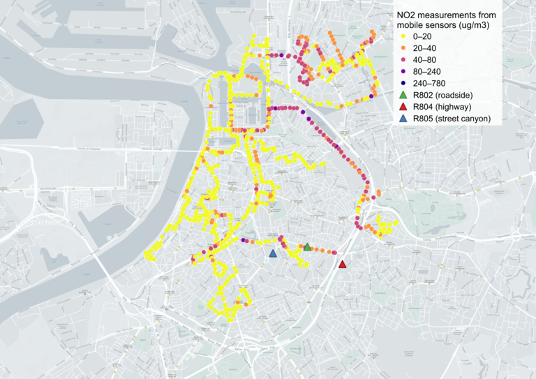 The dots here represent the concentration of NO2 (nitrogen dioxide) measurements collected from mobile sensors. The unit is ug/m3 (micrograms per cubic meter air) - darker color indicates higher NO2 concentration.
