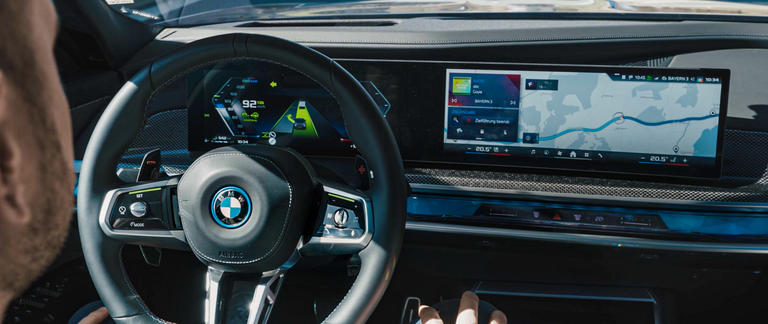 BMW 7 Series uses HERE HD Live Map to power its hands-free feature