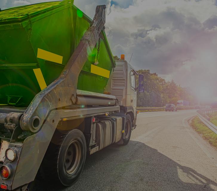 Waste collection truck