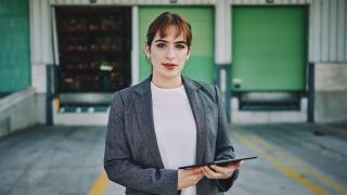 Fleet-Transportation-Logistics-Malaga-Woman-Warehouse-Loading-Bay