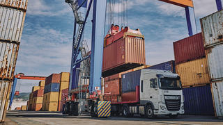 New technology trends and benchmarks for transportation and logistics 2024