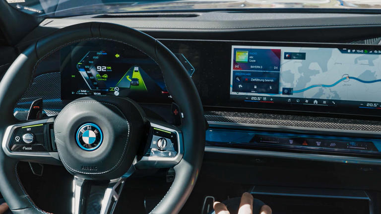 BMW 7 Series uses HERE HD Live Map to power its hands-free feature